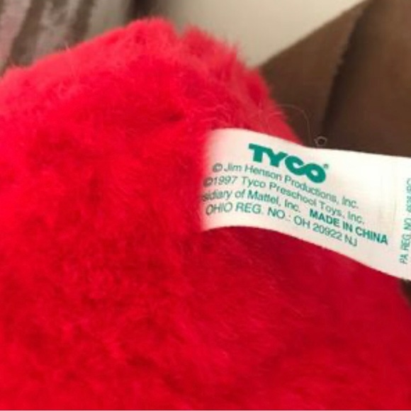 ELMO 
TYCO Toss and Tickle ELMO - Picture 7 of 7